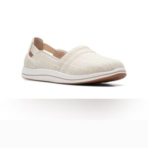 NWT Size 11 Cloudsteppers by Clarks Cream Slip-On Flats